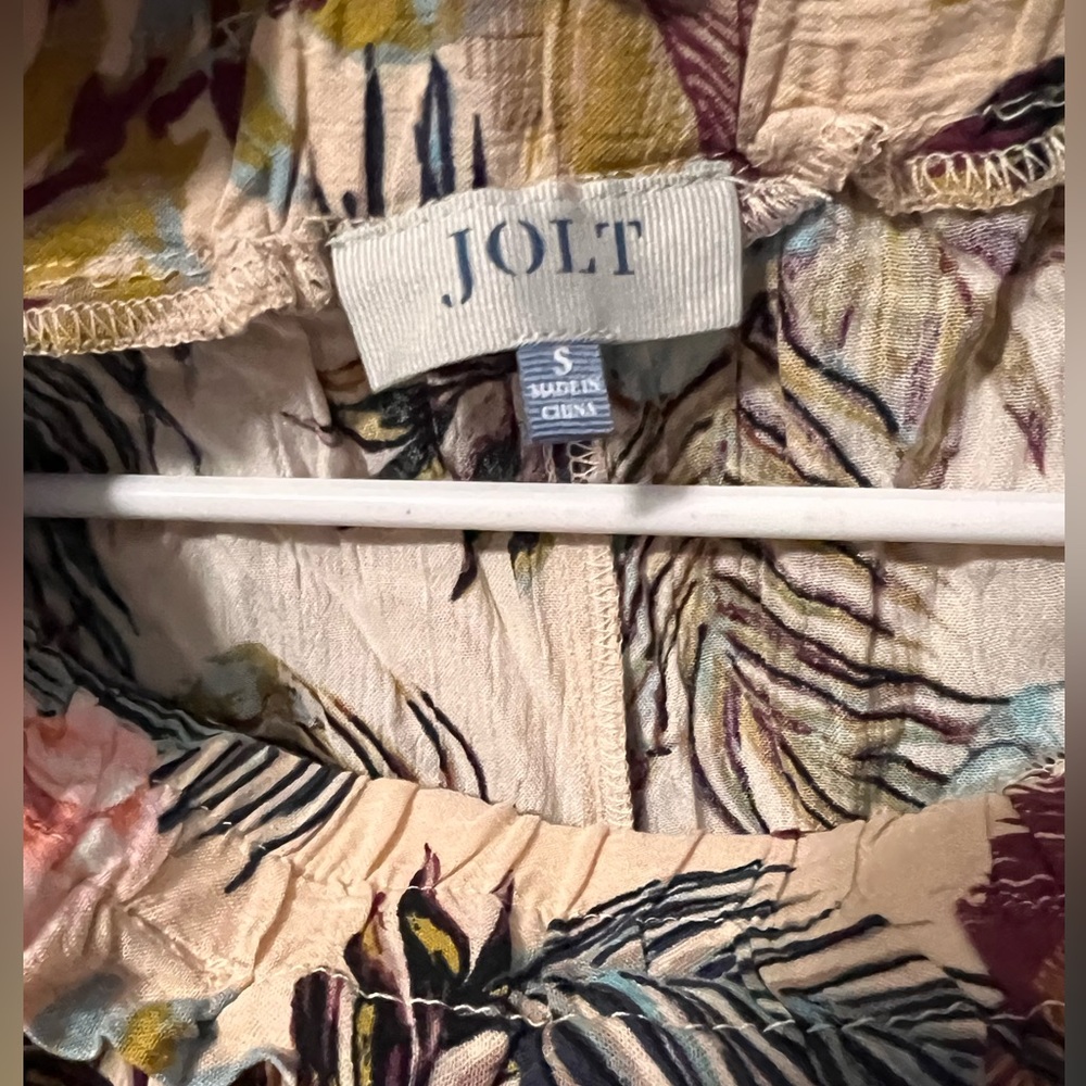 Beautiful floral print lightweight shorts size S